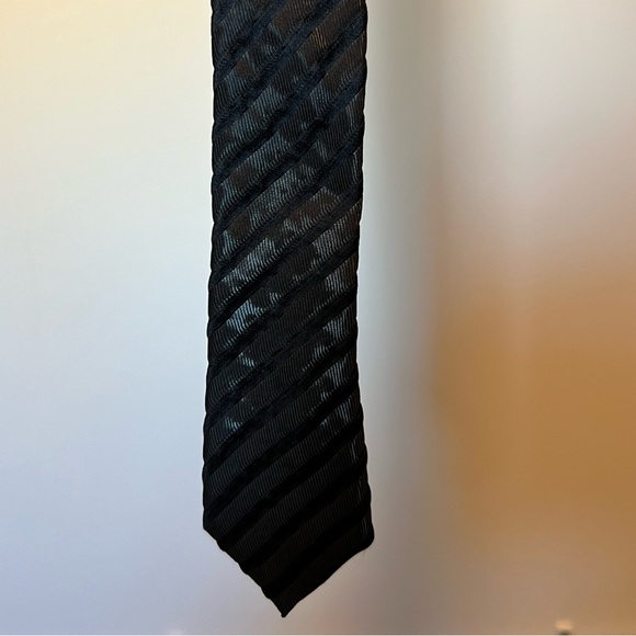 Hugo Boss Tie. - Picture 2 of 3